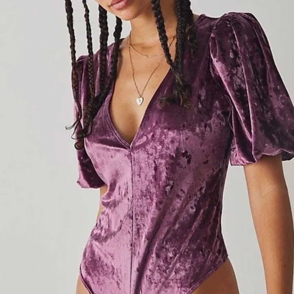 NWOT Free People Don’t You Wish Velvet Short Sleeve Bodysuit Plum XS